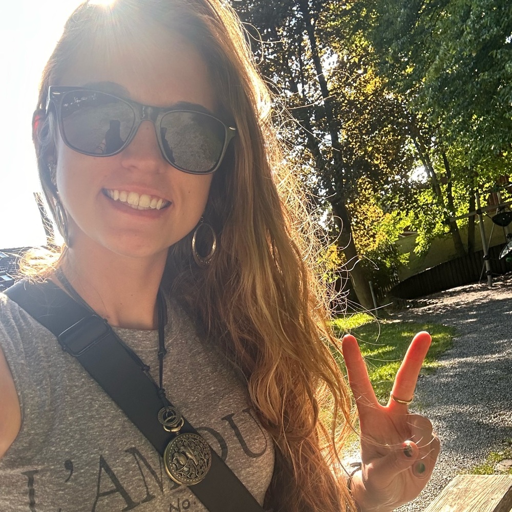 Meet your Posher, Hayley